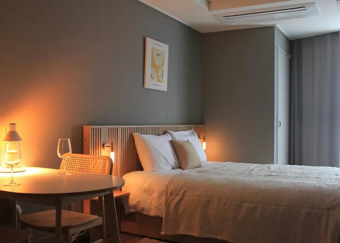 アパートホテル Inn-the Myeongdong 4*